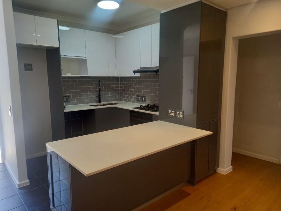 To Let 2 Bedroom Property for Rent in Loevenstein Western Cape